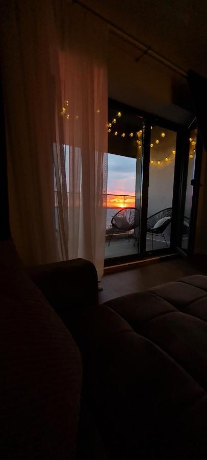 Golden Mirage Sunset Apartment Мамая Екстериор снимка