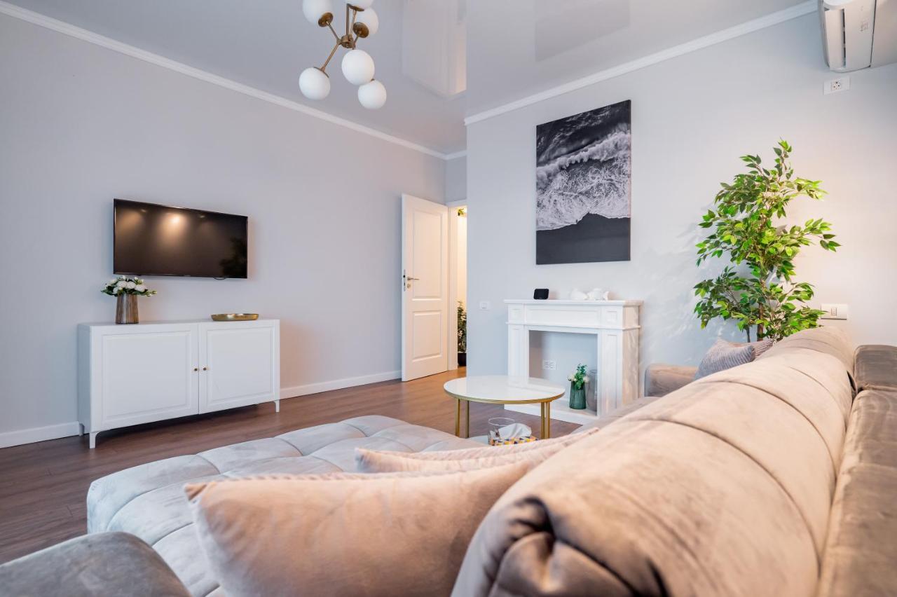 Golden Mirage Sunset Apartment Мамая Екстериор снимка