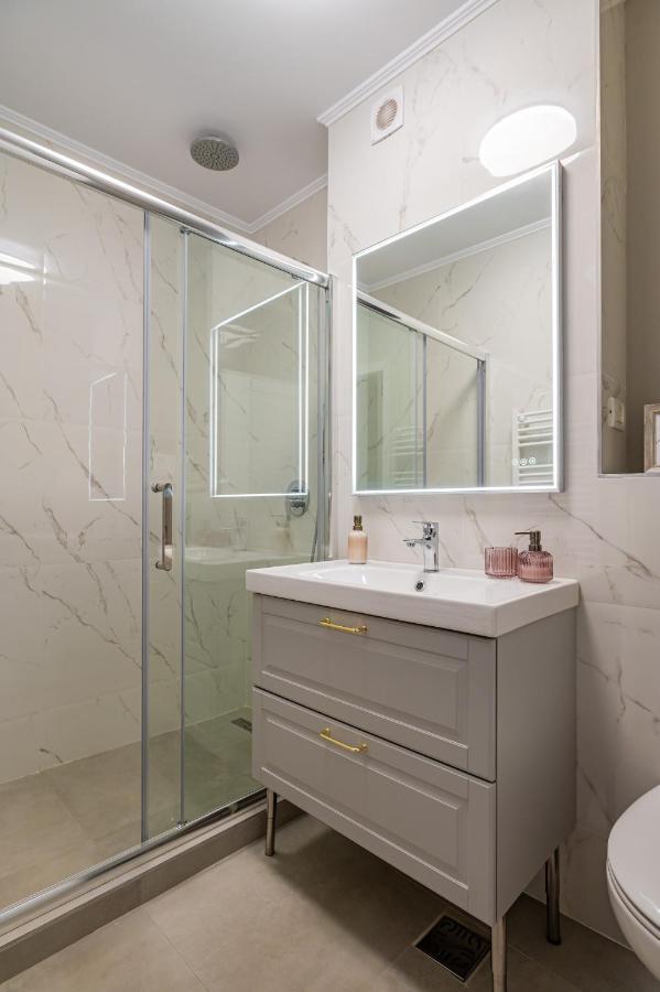 Golden Mirage Sunset Apartment Мамая Екстериор снимка